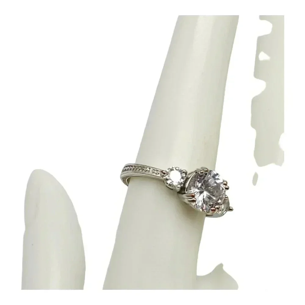 Three-Stone Setting Clear CZ Cocktail Ring Silver Tone Vintage Size 8 Heart Side